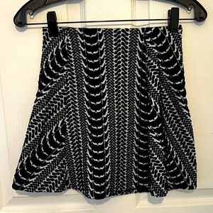 ZARA Trafaluc Women’s Black & White Textured Mini Skirt Size S
